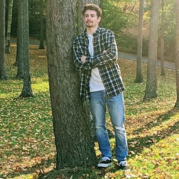 Meet your Posher, Liz - Picture 1 of 1